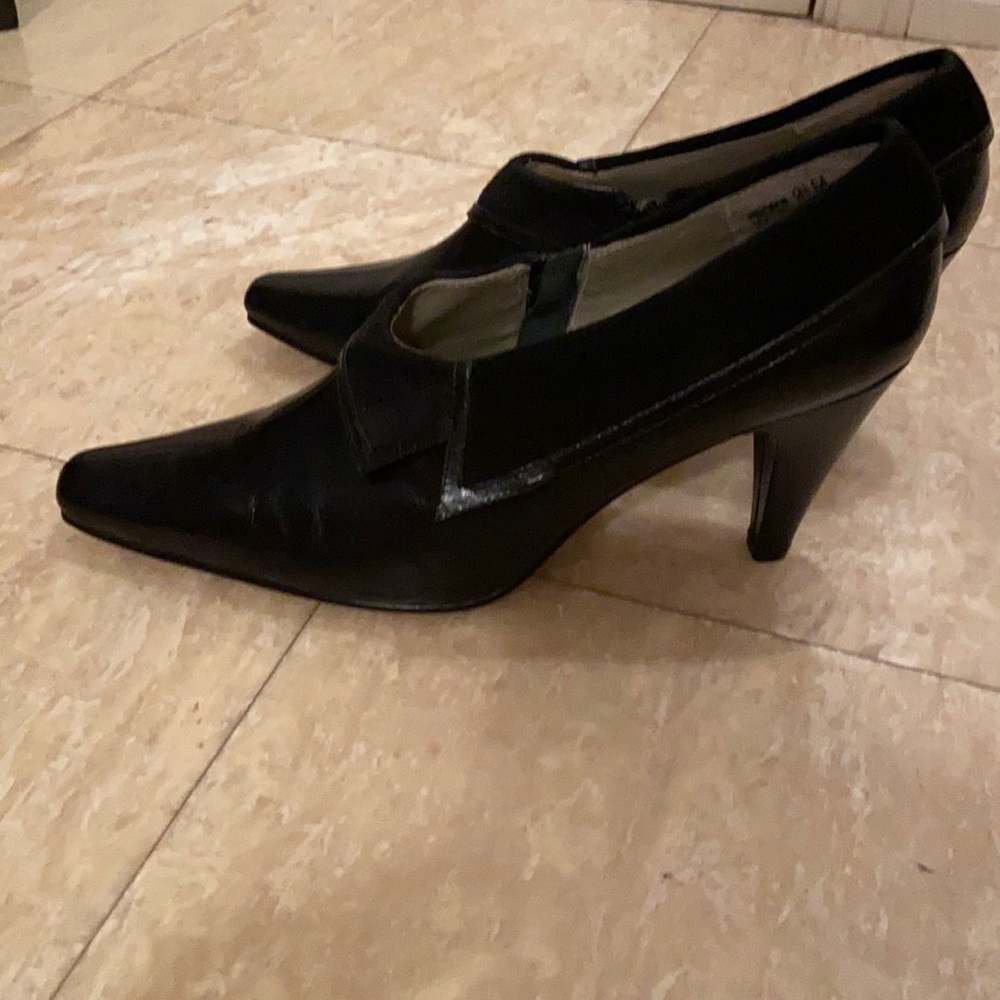 Bellini black ankle boot heels